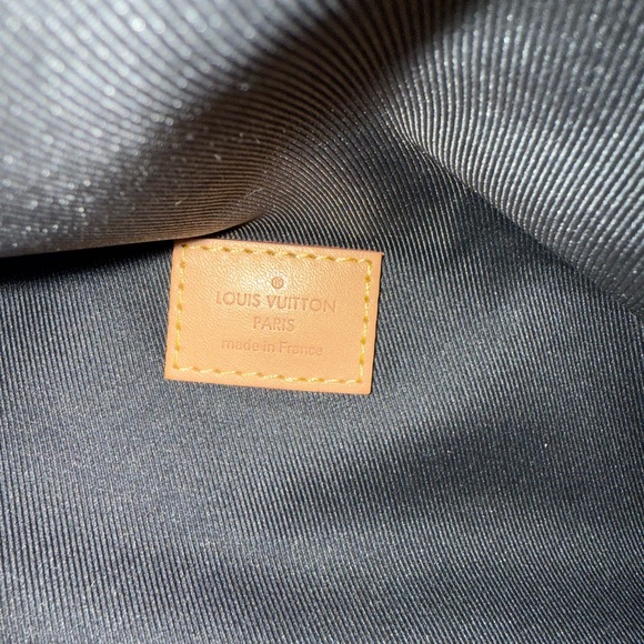 COPY - Louis Vuitton bum bag - Picture 4 of 10
